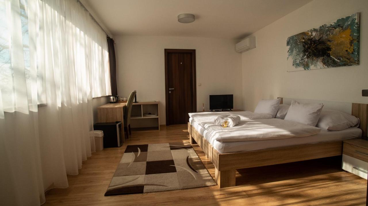 River View Residence Братислава Экстерьер фото